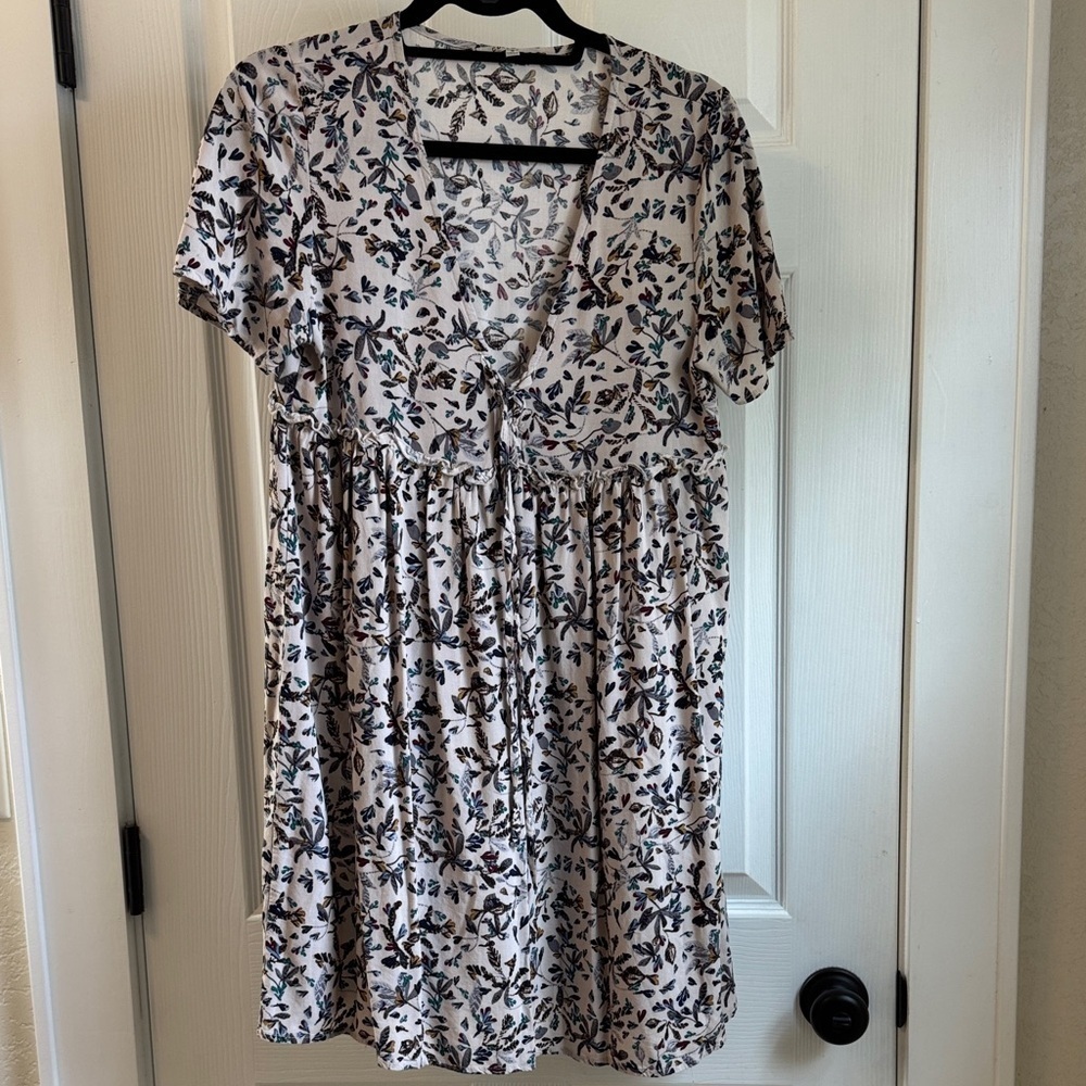 Cozy Casual Leaf Print V-Neck Mini Dress